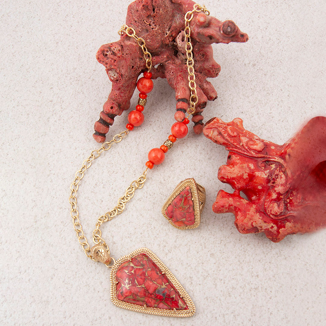 Red Magnesite Arrowhead Golden Pendant Necklace
