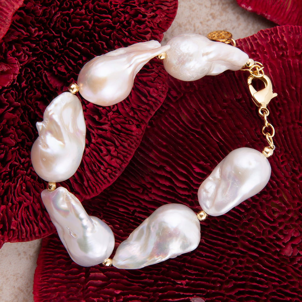 White Pearl Golden Chunky Bracelet